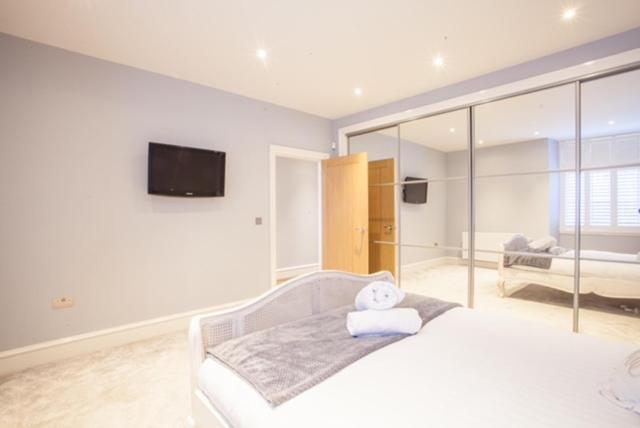 Stylish 2 Bedroom Apartment In Park Circus, West End Глазгоу Екстериор снимка