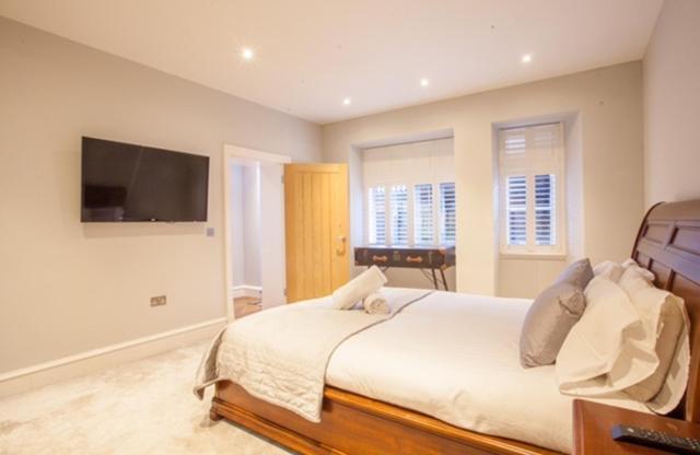 Stylish 2 Bedroom Apartment In Park Circus, West End Глазгоу Екстериор снимка